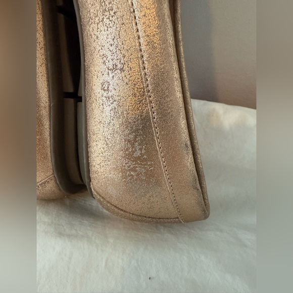 Vionic Debbie metallic leather slip-on loafer in rose gold, size 7.5 - Picture 6 of 10